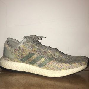 I’m selling an Adidas Pure Boost shoe